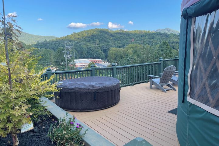 Mountain Aire Cottages Inn & Glamping