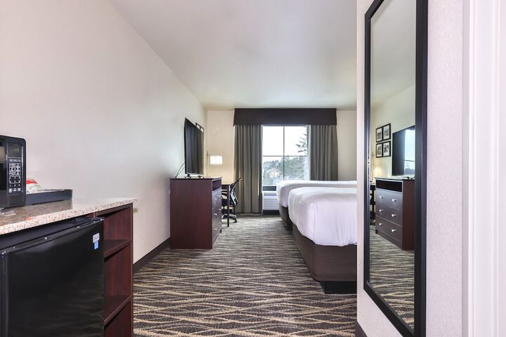 Cobblestone Hotel & Suites - Rhinelander
