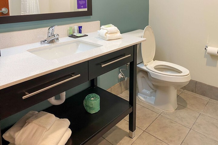 Room 10 of 12