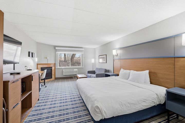 AmericInn by Wyndham White Bear Lake St. Paul