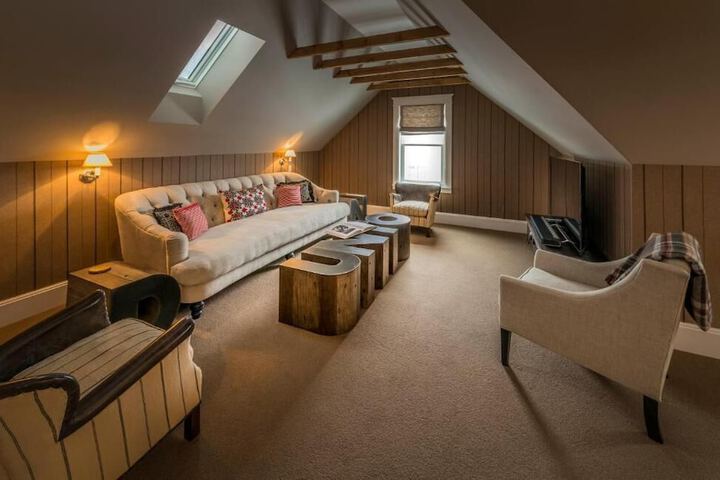 Dunton Town House