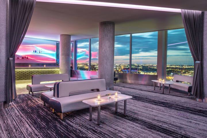 Lounge 106 of 126