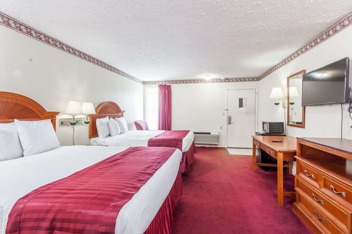 Room 10 of 20