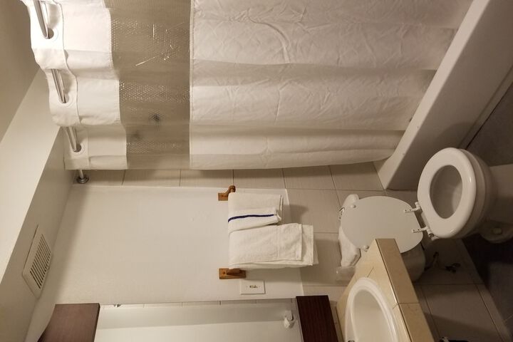 Room 4 of 22