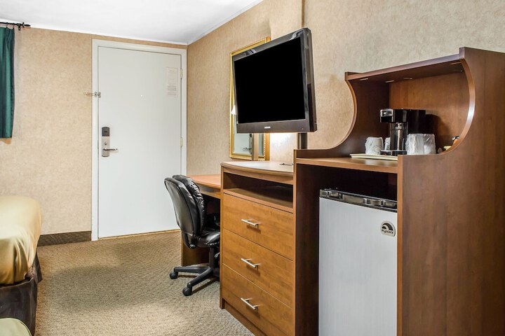 Room 34 of 50