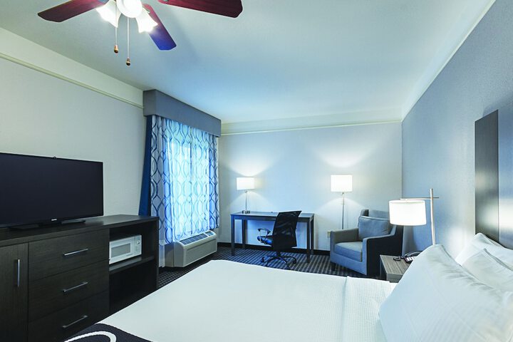 La Quinta Inn & Suites by Wyndham Conroe