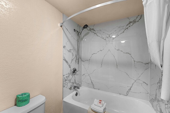 Clarion Pointe Wenatchee