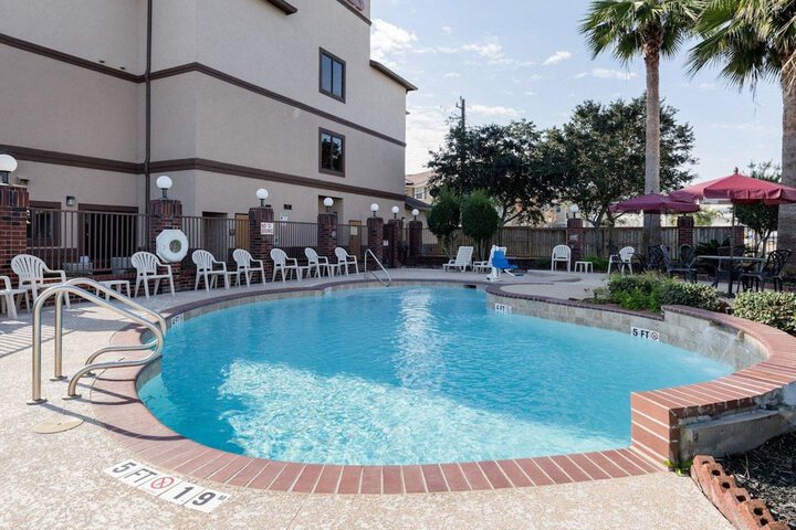 Pool 7 of 38