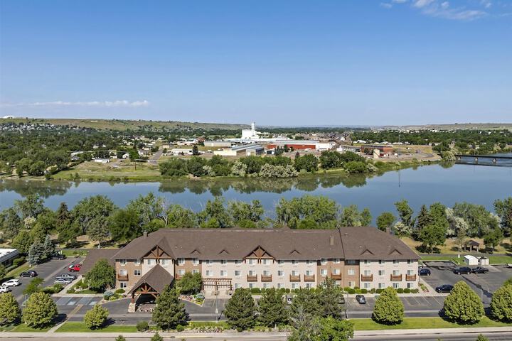 Best Western Plus Riverfront Hotel & Suites