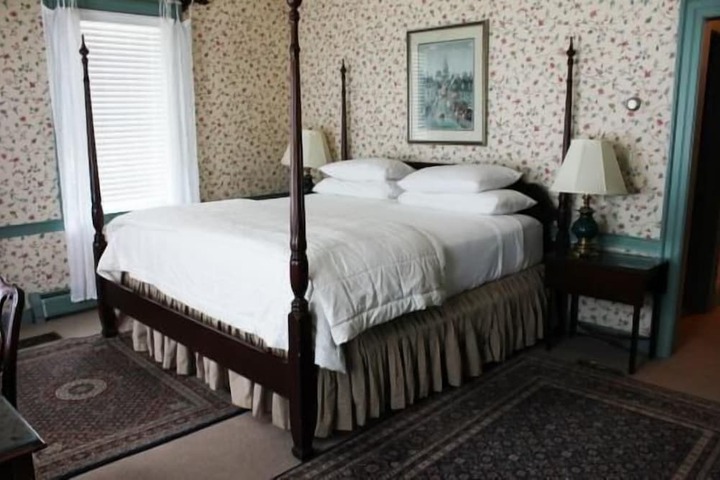 Room 34 of 43
