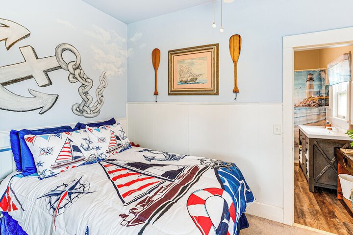 Twin Lakes Cottage: Walk to Elizabeth Lake!