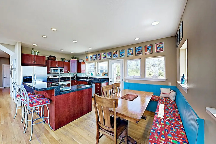 30015 Cloverdale - 4 Br Home