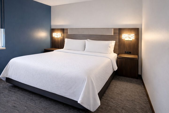 Holiday Inn Express Hotel & Suites St. Paul-Woodbury by IHG