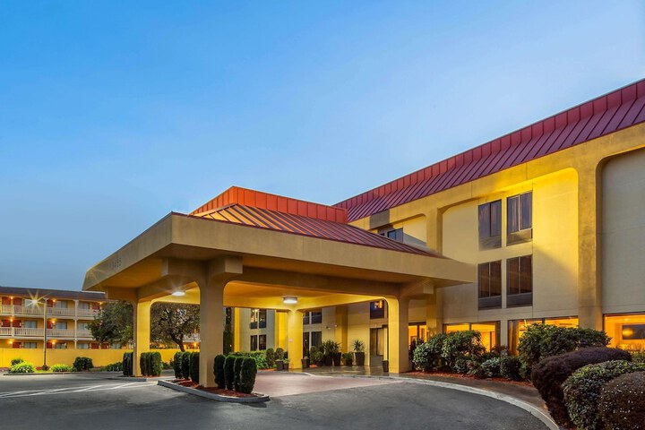 Hotel 4 of 30