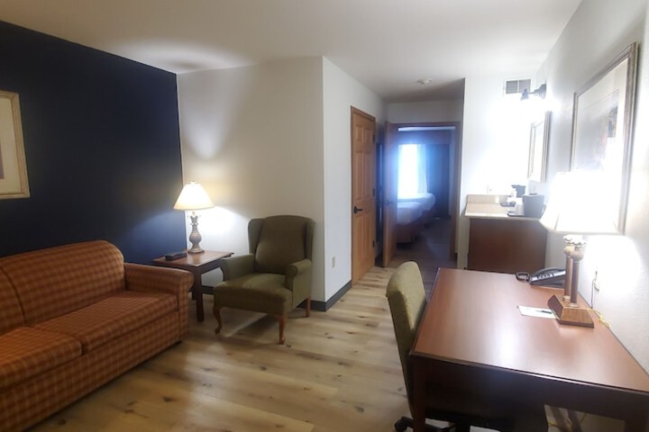 Room 6 of 47