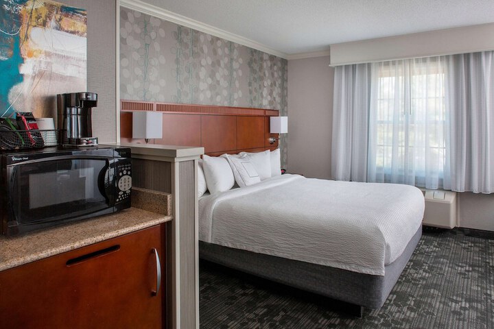 Room 18 of 24