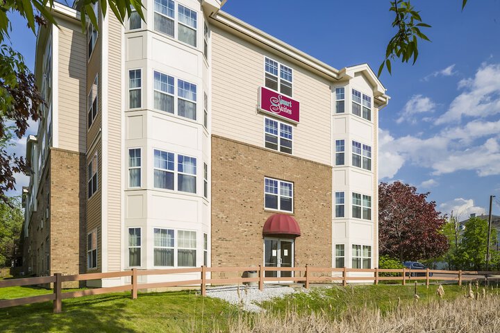 Smart Suites an Ascend Collection Hotel