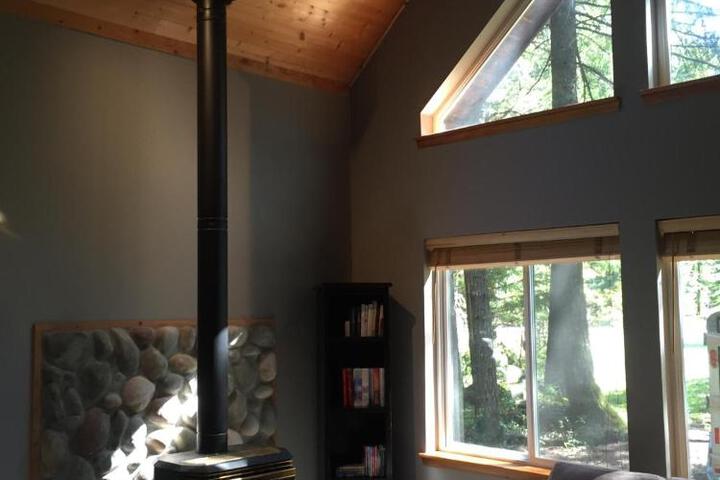 Chalet-style cabin near Mt. Rainier and Crystal