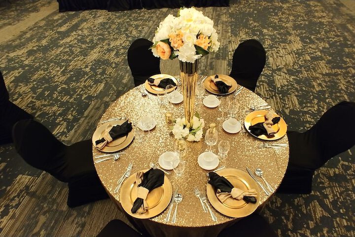 Dining 42 of 52