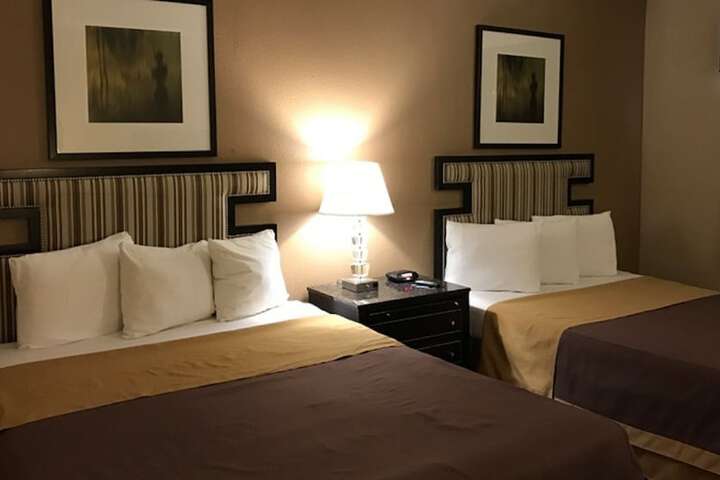 Room 9 of 19