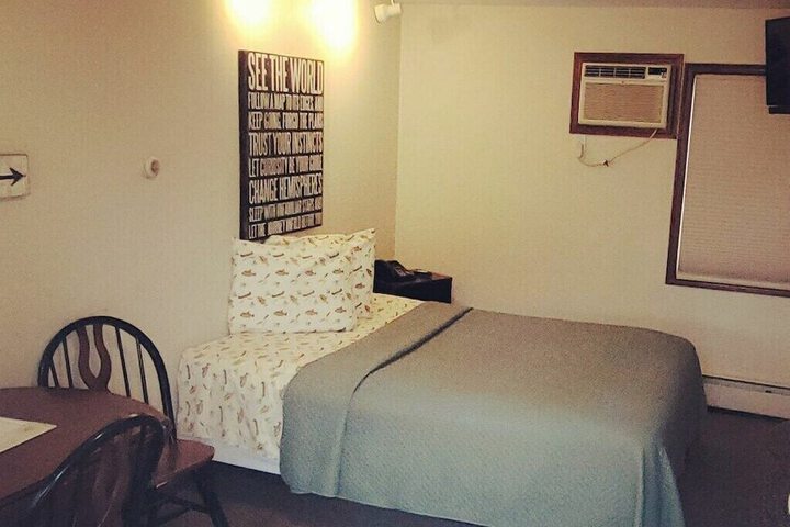 Evergreen Inn