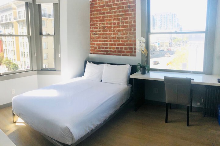 Room 30 of 37