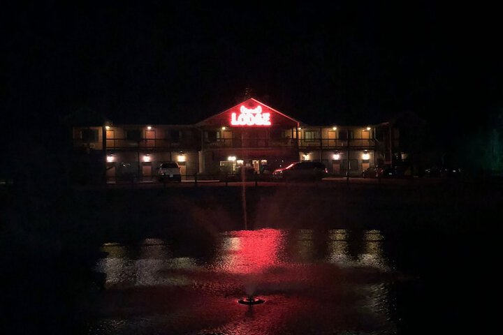 Bullwinkles Rustic Lodge