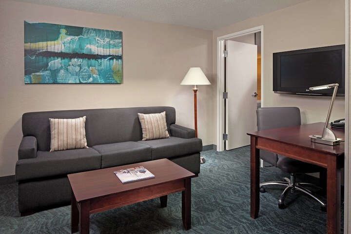 Room 13 of 30