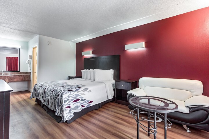 Room 9 of 31