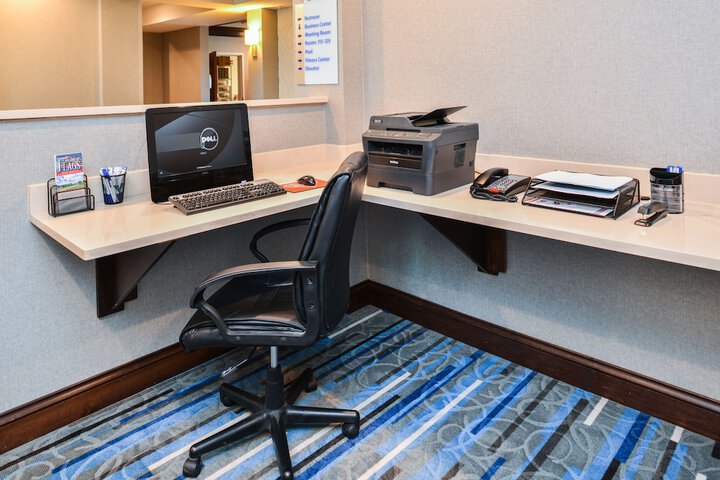 Business Center 32 of 32