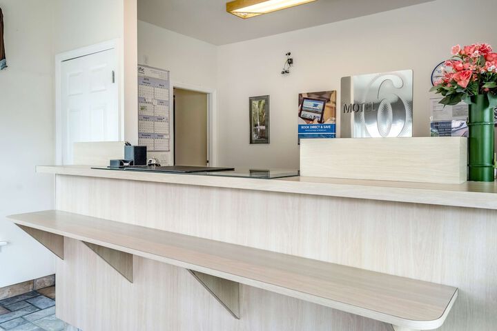 Motel 6 Albany OR