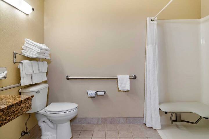 Room 16 of 32