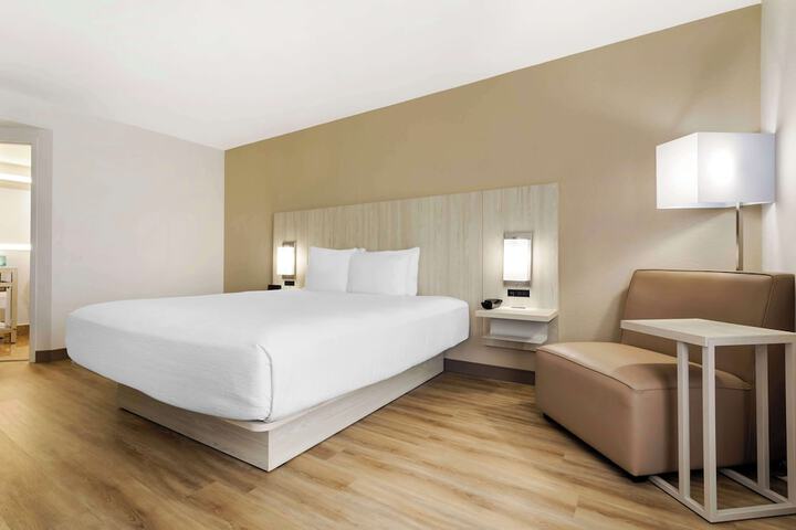 Best Western Plus Sugar Land / Stafford