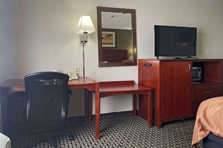 Room 26 of 33