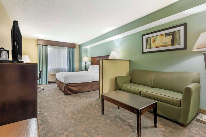 Room 16 of 40