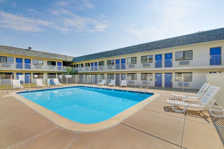 Pool 8 of 30