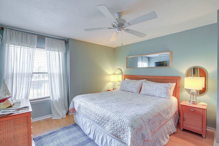 Beach & Pool Access at Condo on Cedar Key!