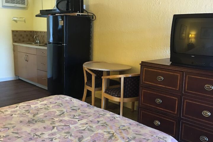 Room 10 of 15