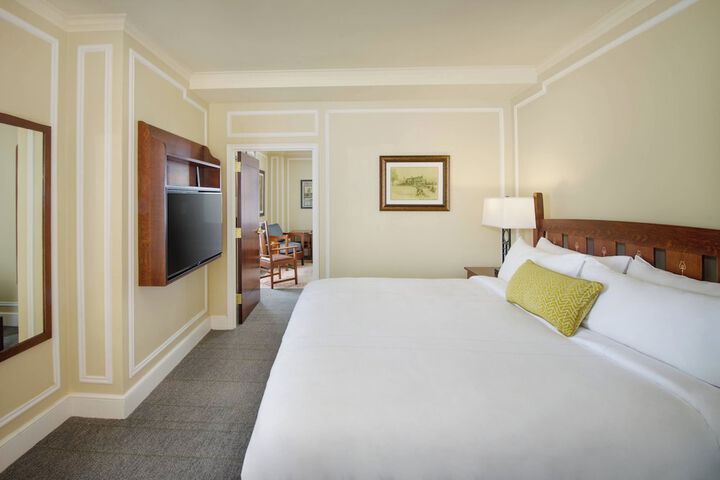 Room 16 of 102