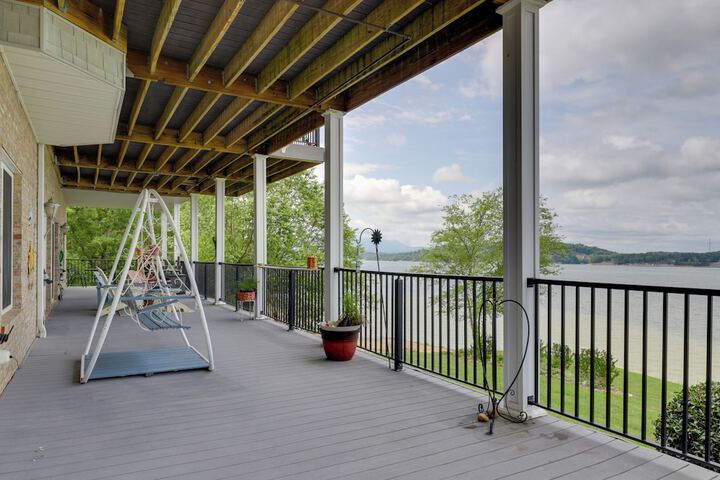Spacious Baneberry Home w / Lake Douglas Views!