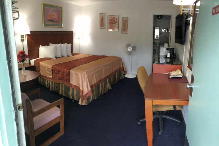 Room 12 of 36