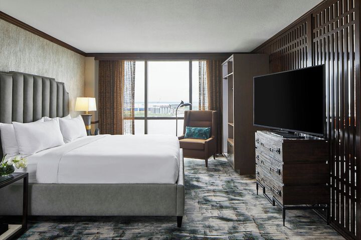 Renaissance Mobile Riverview Plaza Hotel