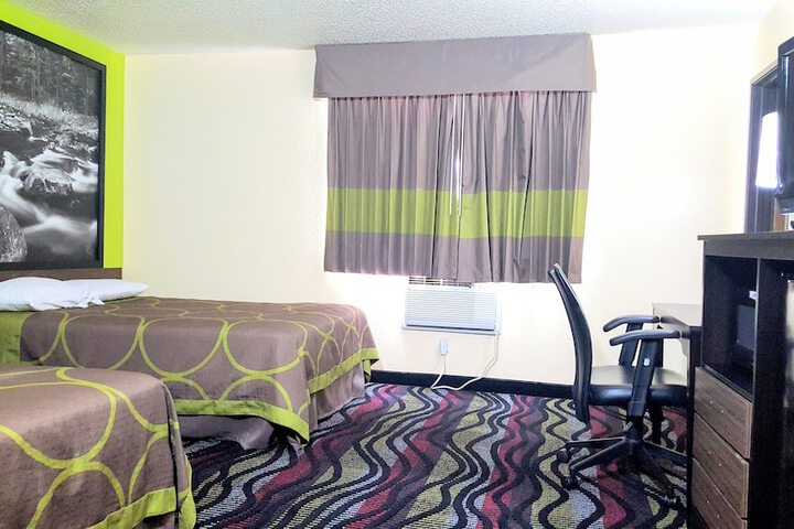 Room 21 of 40