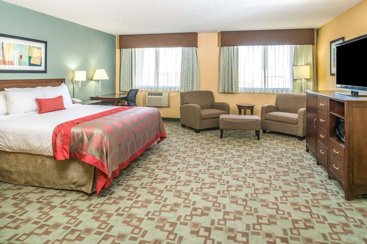 Room 12 of 37