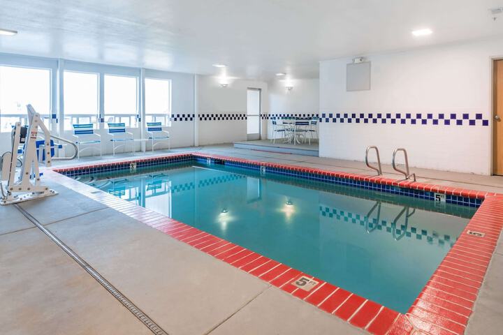 Pool 4 of 24