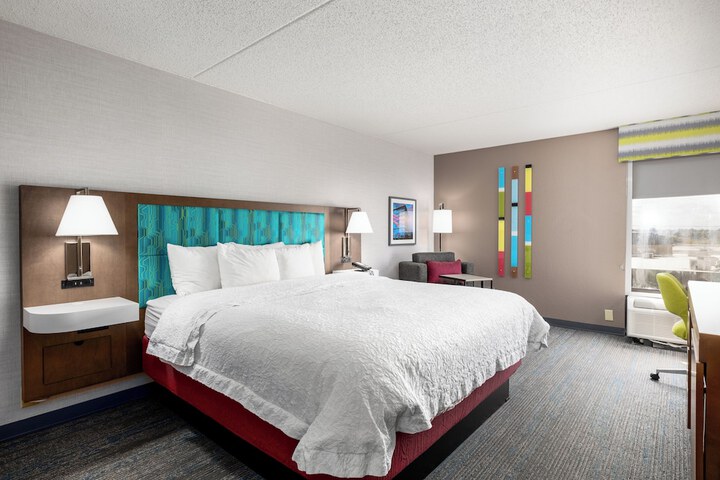Room 10 of 28