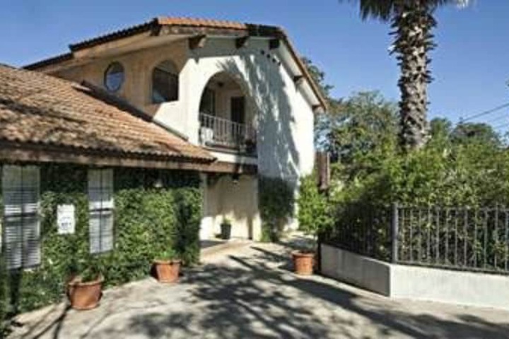 The Lakehouse Bed & Breakfast