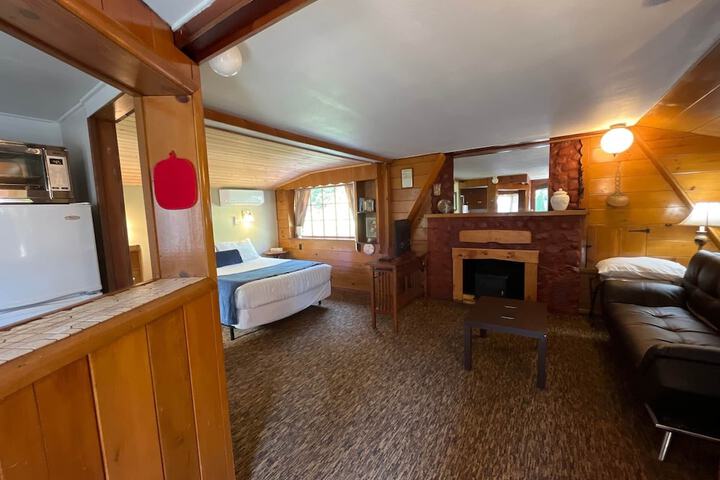 Room 4 of 5