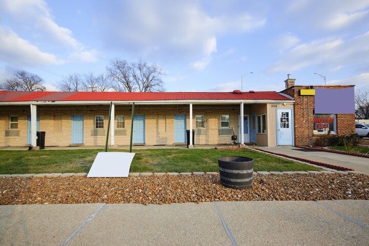 Hotel O Markham IL near Harvey / Tinley Park