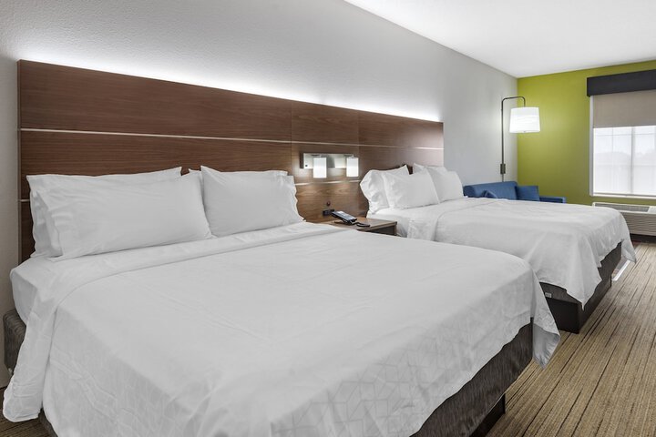 Room 32 of 62